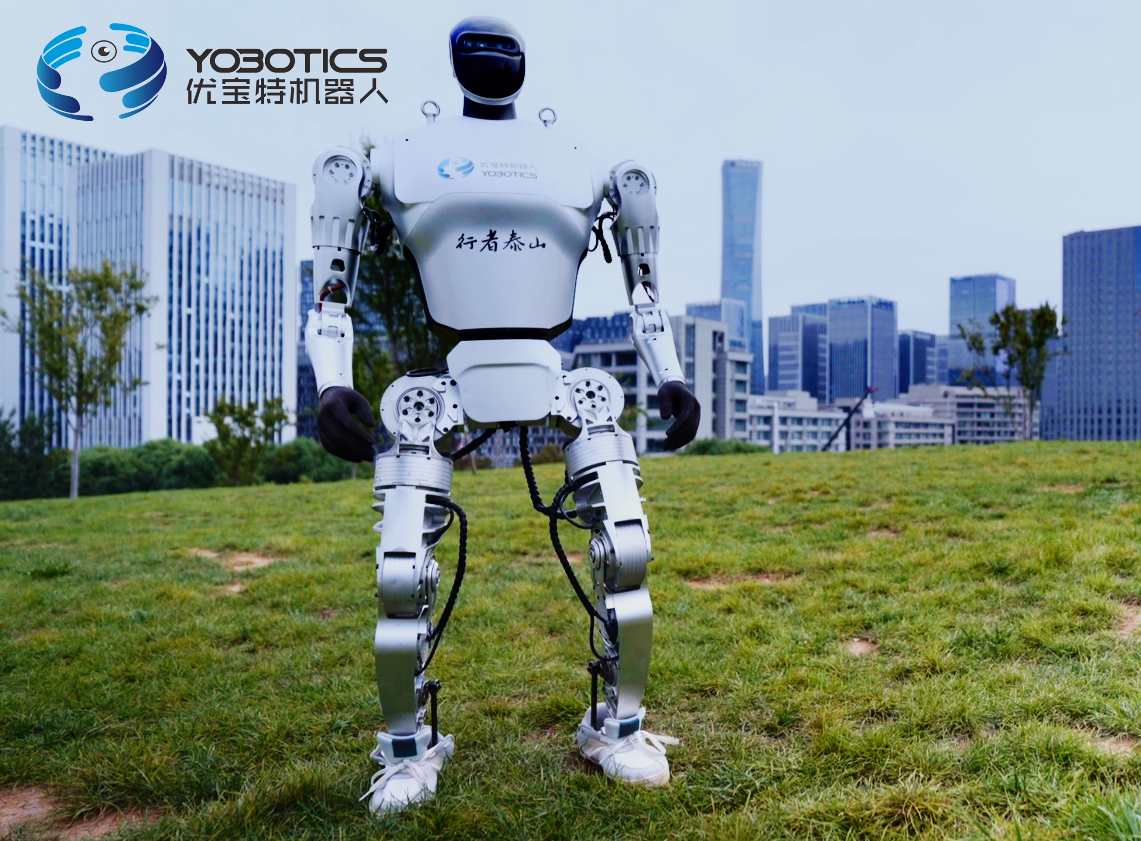 優寶特人形機器人“行者泰山”2025世界人形機器人運動會4X100米接力賽第三名